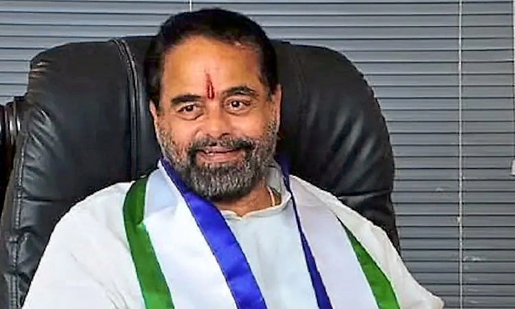 ಭೂ ವಂಚನೆ ಪ್ರಕರಣದಲ್ಲಿ ಆಂಧ್ರದ ಮಾಜಿ ಸ್ಪೀಕರ್ ತಮ್ಮಿನೇನಿ ಸೀತಾರಾಮ್ ಕುಟುಂಬದ ಹೆಸರು