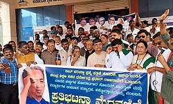 ಹುಬ್ಬಳ್ಳಿ: ನೀಟ್ ಅಕ್ರಮ ಖಂಡಿಸಿ ಧರ್ಮೇಂದ್ರ ಪ್ರಧಾನ್ ರಾಜೀನಾಮೆಗೆ ಒತ್ತಾಯಿಸಿ ಪ್ರತಿಭಟನೆ