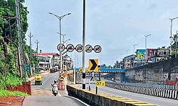 Kasaragod: ಸರ್ವಿಸ್‌ ರಸ್ತೆಯಲ್ಲಿ ಹತ್ತು ಹಲವು ಸಂಕಷ್ಟ
