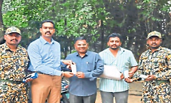 Bengaluru: Building owner fined Rs 1 lakh for dumping construction waste on footpath
