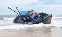 Rescuers search for 2 missing soldiers after Army boat capsizes in Yamuna at Hathnikund Barrage