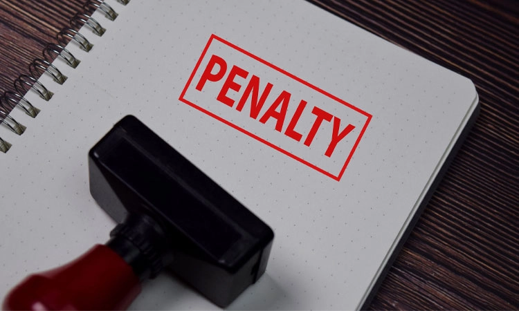 Bengaluru: ಇಬ್ಬರು ಗುತ್ತಿಗೆದಾರರಿಗೆ 4 ಲಕ್ಷ ರೂ. ದಂಡ