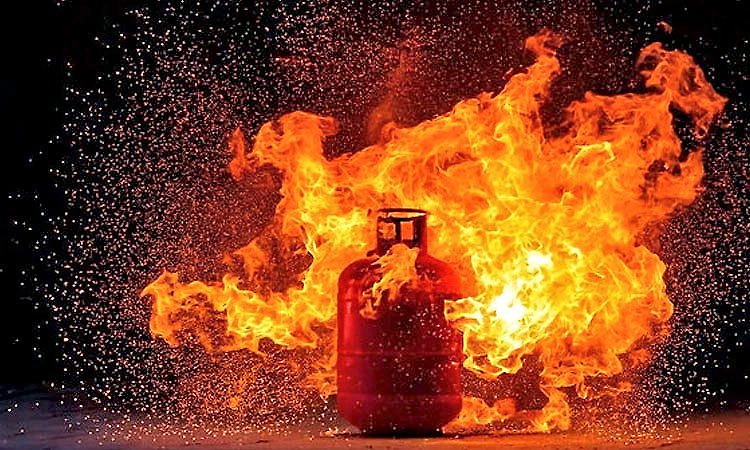 Hubballi: Two killed, woman critically injured after LPG cylinder explodes