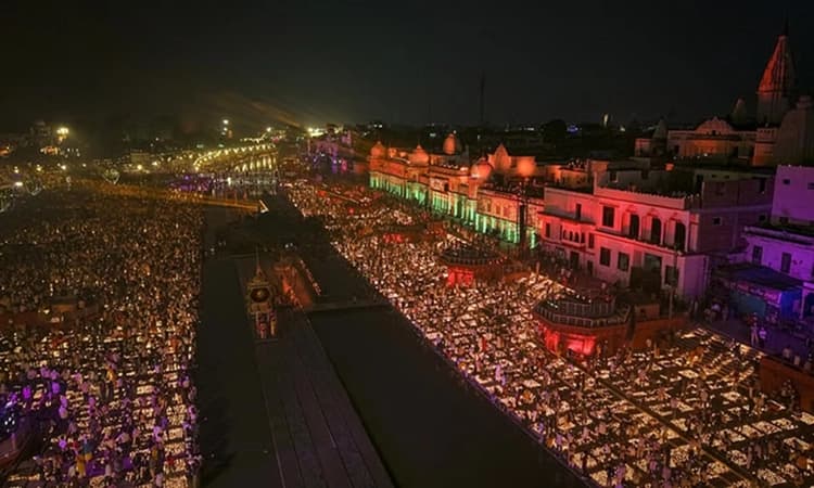 Ayodhya Deepotsav: New world record with 26.17 lakh diyas; 2,128 people performing aarti together