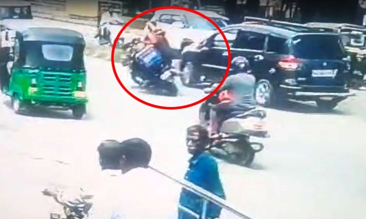 Shivamogga: Series of accidents near Ayanuru Gate caught on CCTV