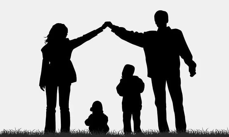 Parents: ತಂದೆ-ತಾಯಿಯ ತ್ಯಾಗ ಮತ್ತು ಪ್ರೀತಿ, ಕಾಣದ ದೇವರ ಕಾಣುವ ರೂಪ