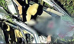 Road mishap: ನಿಯಂತ್ರಣ ತಪ್ಪಿ ಮೋರಿಗೆ ಬಿದ್ದ ಕಾರು... ಇಬ್ಬರು ಮೃತ್ಯು, ಓರ್ವನಿಗೆ ಗಾಯ