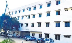 ಕುಂಟುತ್ತಿರುವ ಕ್ಯಾನ್ಸರ್‌ ಕೇಂದ್ರದ ಕಾಮಗಾರಿ:ಚಿಕಿತ್ಸೆ ಇಲ್ಲದೇ ರೋಗಿಗಳ ಪರದಾಟ