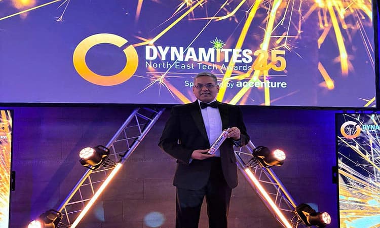 ಭಾರತ ಮೂಲದ ವಿವೇಕ್‌ ತೋಂಟದಾರ್ಯಗೆ ಖ್ಯಾತ ಡೈನಮೈಟ್ಸ್‌  ಪ್ರಶಸ್ತಿ