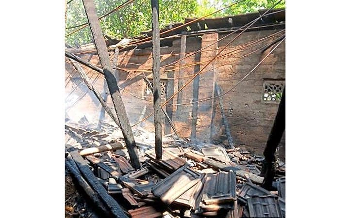 ಇಂದಬೆಟ್ಟು: ಕೊಟ್ಟಿಗೆ, ರಬ್ಬರ್ ಸ್ಮೋಕ್ ಹೌಸ್‌ಗೆ ಬೆಂಕಿ ತಗಲಿ ಹಾನಿ