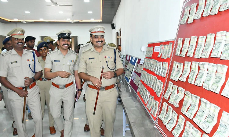 ವಿಜಯಪುರ: ಅಂಬೇಡ್ಕರ್ ಅಭಿವೃದ್ಧಿ ನಿಗಮದ ಅಕ್ರಮ; 27 ಲಕ್ಷ ರೂ. ಫ್ರೀಜ್