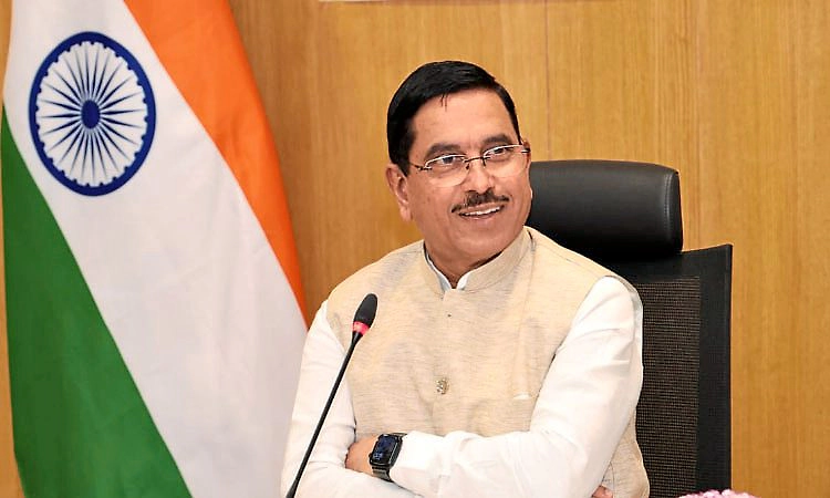 Kalaburagi: ತುರ್ತು ಪರಿಸ್ಥಿತಿಗಿಂತ ಕಡೆಯಾಗಿ ರಾಜ್ಯ ಸರ್ಕಾರದ ನಡೆ: ಜೋಶಿ ಟೀಕೆ