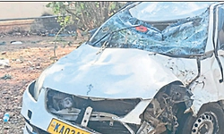 ಪ್ರೇಮಿಗಳಿಗೆ ಮದುವೆ ಮಾಡಿಸಲು ಬಂದವರ ಕಾರು ಪಲ್ಟಿ: ಯುವತಿ ಪರಾರಿ!