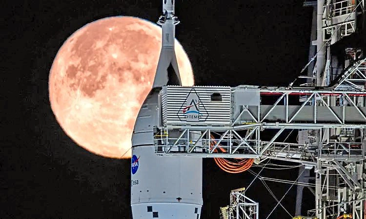 ಚಂದ್ರ ಕಕ್ಷೆಯತ್ತ ಮಾನವರು: ಮಾ.16ಕ್ಕೆ ನಾಸಾ ಸಾಹಸ 