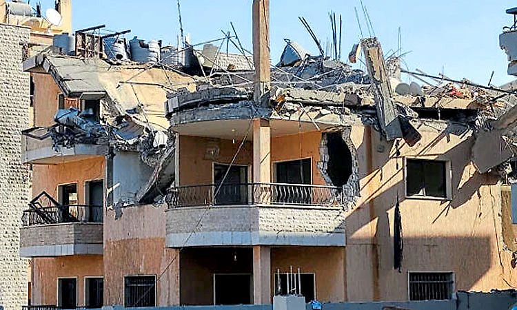 ಲೆಬನಾನ್‌ ಮೇಲೆ ಇಸ್ರೇಲ್‌ ದಾಳಿ: 8 ಮಂದಿ ಹೆಜ್ಬುಲ್ಲಾ ಉಗ್ರರ ಬಲಿ       