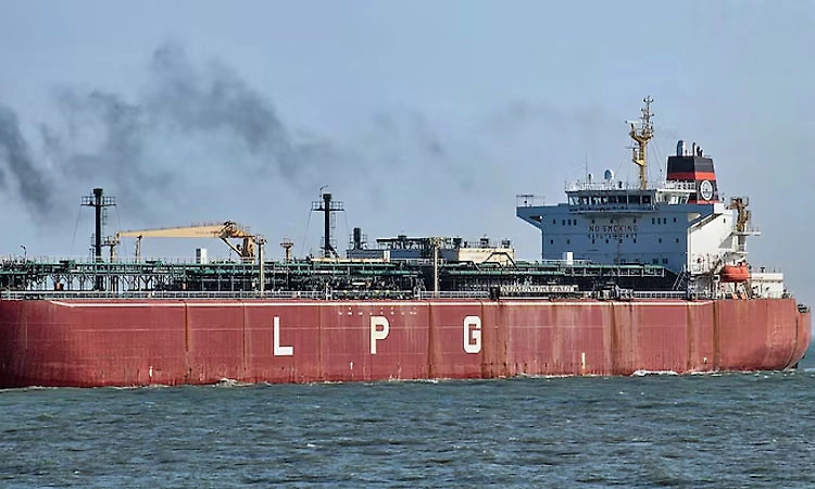 Two Indian LPG tankers set to cross the Strait of Hormuz