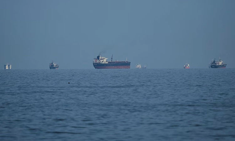 UK allows US to use bases for operations amid Hormuz Strait tensions