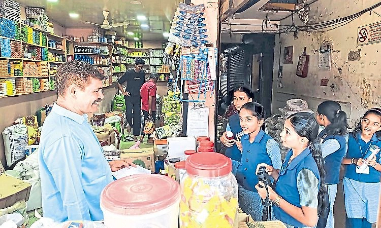 Students survey sparrows in Kumble town on World Sparrow Day