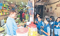 Kumble: ಪೇಟೆ ನಡುವೆ ಗುಬ್ಬಚ್ಚಿಗಳ ಹುಡುಕಾಟ!