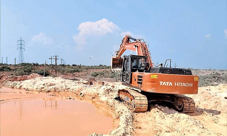 Savadatti: Two youths die of electrocution during quarry work