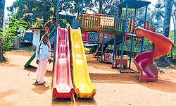 ಬೇಸಗೆ ರಜೆ ಇದ್ದರೂ ಪಾರ್ಕ್‌ಗಳತ್ತ ಸುಳಿಯದ ಮಕ್ಕಳು!