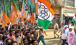 Bengal Polls: ಬಂಗಾಳ ಚುನಾವಣೆಗೆ ದಿನಗಣನೆ-ಬಂಧನ ಭೀತಿಯಿಂದ ಕೋರ್ಟ್‌ ಮೊರೆಹೋದ ಟಿಎಂಸಿ!