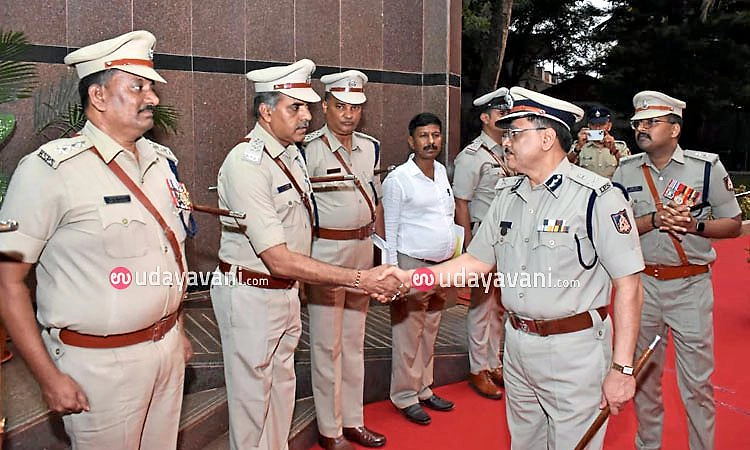 Udupi: ಪೊಲೀಸ್‌ ಮಹಾನಿರ್ದೇಶಕ ಸಲೀಂ ಭೇಟಿ... ಅಧಿಕಾರಿಗಳ ಜೊತೆ ಪ್ರಗತಿ ಪರಿಶೀಲನ ಸಭೆ