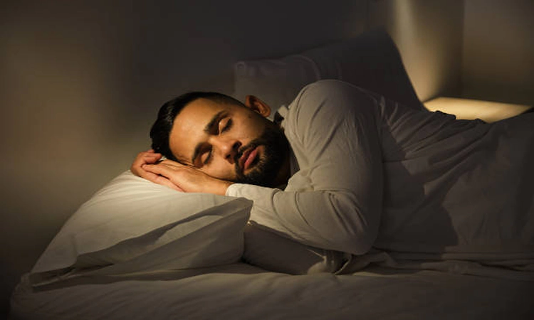 Why do we forget dreams within seconds of waking up? 