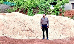 ತಹಸೀಲ್ದಾರ್ ನೇತೃತ್ವದಲ್ಲಿ ಅಕ್ರಮ ಮರಳು ಅಡ್ಡೆಗೆ ದಾಳಿ: ಕಟ್ಟುನಿಟ್ಟಿನ ಕ್ರಮದ ಎಚ್ಚರಿಕೆ 