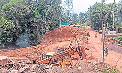 ನೀರ್ಕರೆಯಲ್ಲಿ ಒಂದು ಸೇತುವೆ, ಹಲವು ಸಮಸ್ಯೆ!