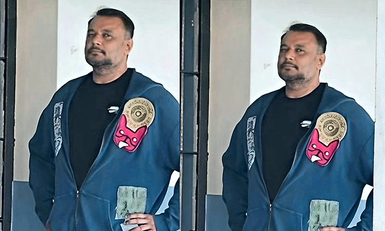‌Viral Pic: ಬೆನ್ನು ನೋವಿದ್ರೂ ಯೋಗಭ್ಯಾಸದಲ್ಲಿ ಭಾಗಿಯಾದ ದರ್ಶನ್