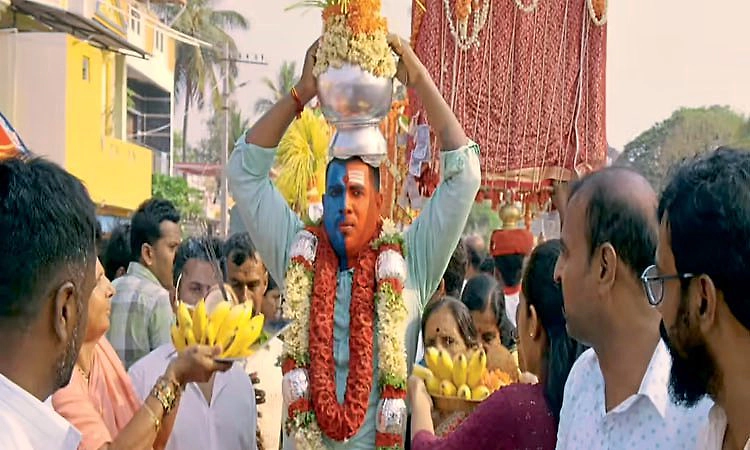 ಊರಬ್ಬದಲ್ಲಿ ಚೌಡೇಶ್ವರಿ ದರ್ಶನ