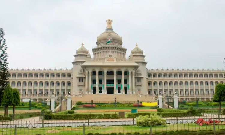 ಕೊನೇ ಕ್ಷಣದಲ್ಲಿ ಸಚಿವರ ಪ್ರಮಾಣ ವಚನ ಸ್ವೀಕಾರ ಮುಂದೂಡಿಕೆ