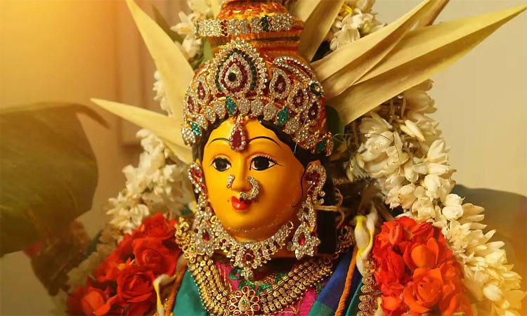 Varalakshmi Vratha 2026: ಮನೆಮನಗಳಿಗೆ ಮಂಗಳ ತರುವ ಮಹಾಲಕ್ಷ್ಮೀ