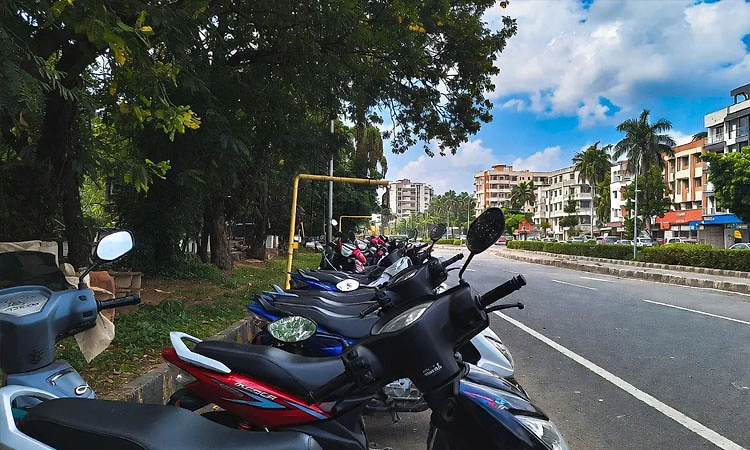 Commercial Road: ಬೈಕ್‌ ಪಾರ್ಕಿಂಗ್‌ ಶುಲ್ಕ ಶೇ.166 ಏರಿಕೆ?