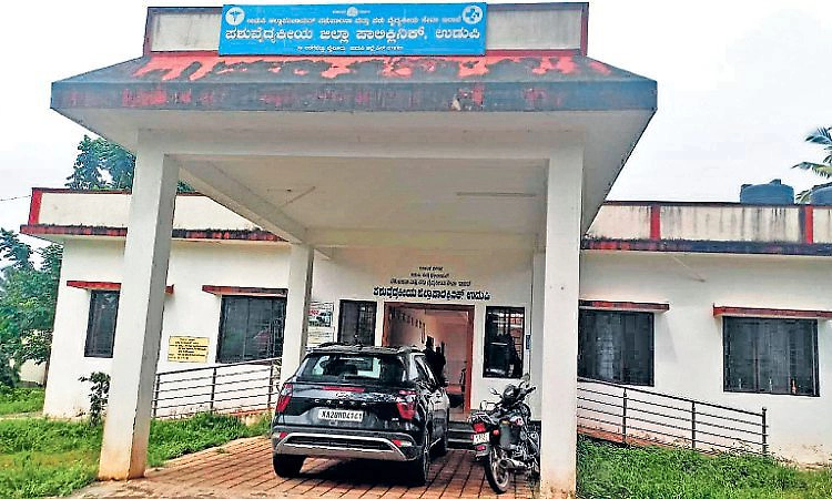 ಈ ಆಸ್ಪತ್ರೆಯಲ್ಲಿ ಕೋಳಿಗಳಿಗೂ ಆಪರೇಷನ್‌ ನಡೀತದೆ!
