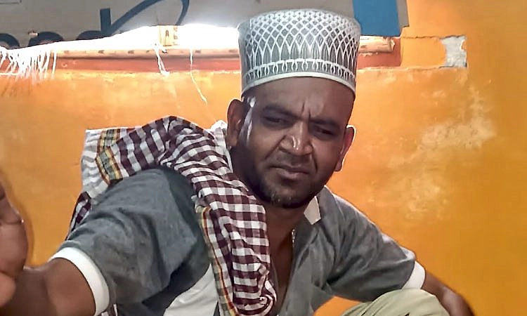 Hunsur: ಪತ್ನಿಯ ಮೇಲೆ ಅನುಮಾನ: ಲಾಂಗ್‌ನಿಂದ ಹಲ್ಲೆ