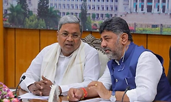 ಸದನದಲ್ಲಿ ಅಕ್ಕಪಕ್ಕ ಕುಳಿತು ಮಾತಾಡಿದ ಸಿದ್ದು-ಡಿಕೆಶಿ