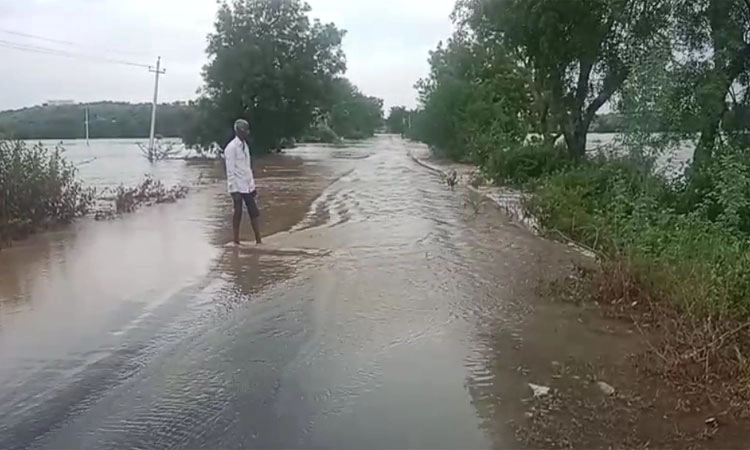 ಕಲಬುರಗಿ; ಮುಂದುವರೆದ ಭಾರೀ ಮಳೆ: ಹಲವು ರಸ್ತೆಗಳ ಸಂಪರ್ಕ ಕಡಿತ