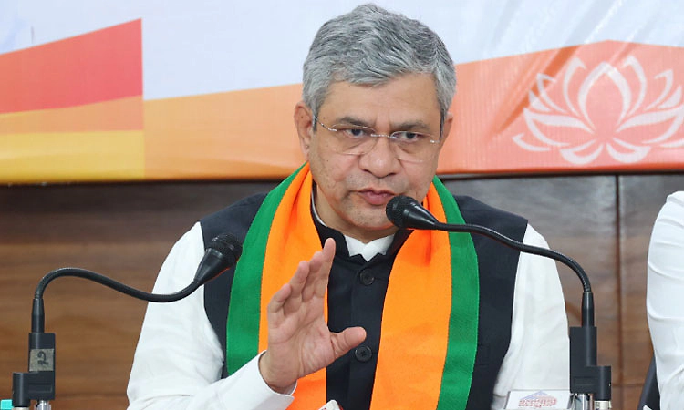 ರೈಲ್ವೆ ಕಾರ್ಯನಿರ್ವಹಣಾ ಸಮಸ್ಯೆ ನೀಗಲು ಮೈಸೂರು ವಿಭಾಗಕ್ಕೆ ಮಂಗ್ಳೂರು: ವೈಷ್ಣವ್‌