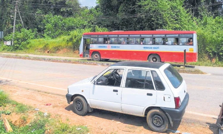 Siddapura: ಒನ್‌ವೇಯಲ್ಲಿ ವಿರುದ್ಧ ದಿಕ್ಕಿನಿಂದ ಬರುವ ವಾಹನಗಳು