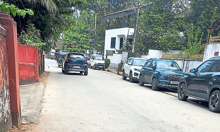 Mangaluru: ಈಗ ನಗರದ ಒಳರಸ್ತೆಗಳಲ್ಲೂ ಪಾರ್ಕಿಂಗ್‌ ಕಿರಿಕಿರಿ