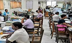 ಸರ್ಕಾರಿ ನೌಕರರಿಗೆ ವಸ್ತ್ರಸಂಹಿತೆ: ಸಭ್ಯ ಬಟ್ಟೆ ಧರಿಸಲು ಸೂಚನೆ