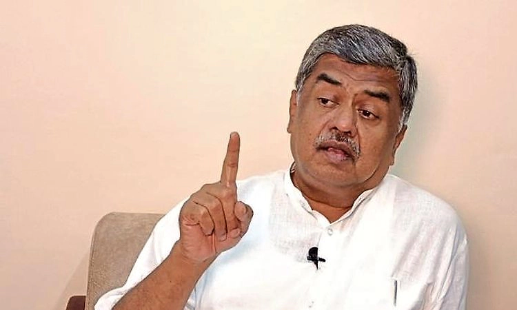 ಬಿಜೆಪಿ ಶಾಸಕರು ಹಿಂದಿನಿಂದ ಬಂದು ನನ್ನ ಬಟ್ಟೆ ಹರಿದರು: ಹರಿಪ್ರಸಾದ್‌