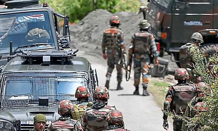 Jammu-Kashmir: ಭದ್ರತಾ ಪಡೆ-ಉಗ್ರರ ನಡುವೆ ಗುಂಡಿನ ಚಕಮಕಿ; ಹೈ ಅಲರ್ಟ್ ಘೋಷಣೆ