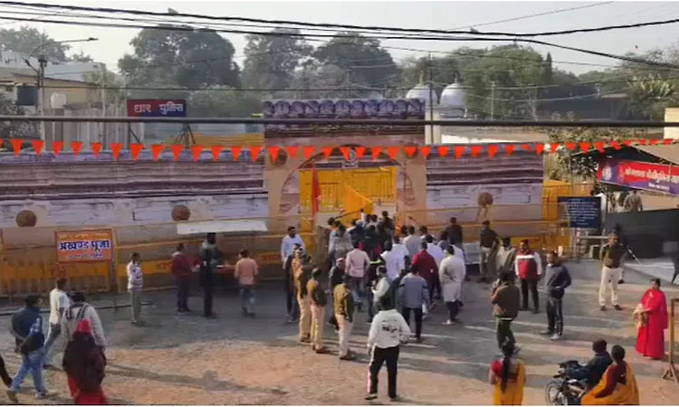 ವಿವಾದಿತ ಭೋಜಶಾಲೆಯಲ್ಲಿ ಹಿಂದೂಗಳು, ಮುಸ್ಲಿಮರು ಪ್ರಾರ್ಥನೆ ಸಲ್ಲಿಸಬಹುದು: ಸುಪ್ರೀಂ