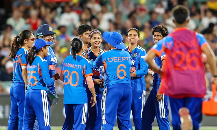 India Women beat Australia by 17 runs; clinch historic T20I series victory