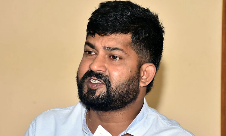 ತಾಕತ್ತಿದ್ದರೆ ಮೈಸೂರಿನಿಂದಲೇ ಸ್ಪರ್ಧಿಸಿ: ಸಿಎಂ ಸಿದ್ದರಾಮಯ್ಯಗೆ ಪ್ರತಾಪ್‌ ಸಿಂಹ ಸವಾಲು