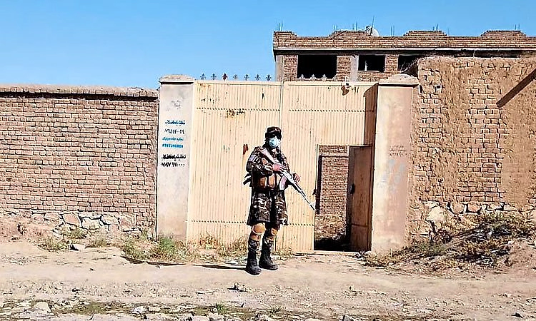 ಅಫ್ಘಾನಿಸ್ತಾನದ ಮೇಲೆ ವಾಯು ದಾಳೀಲಿ 70 ಉಗ್ರರು ಹತ: ಪಾಕ್‌ 