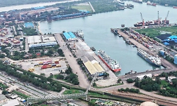 Crude oil tanker arrives at New Mangalore Port; 2 more ships expected soon?